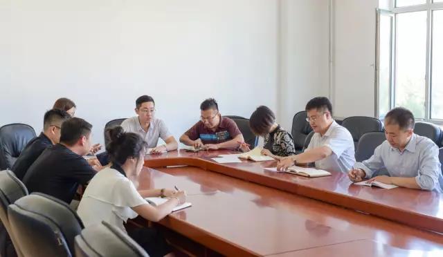 6月22日下午2时,校团委召开部门专题会议学习传达作风整顿会议精神